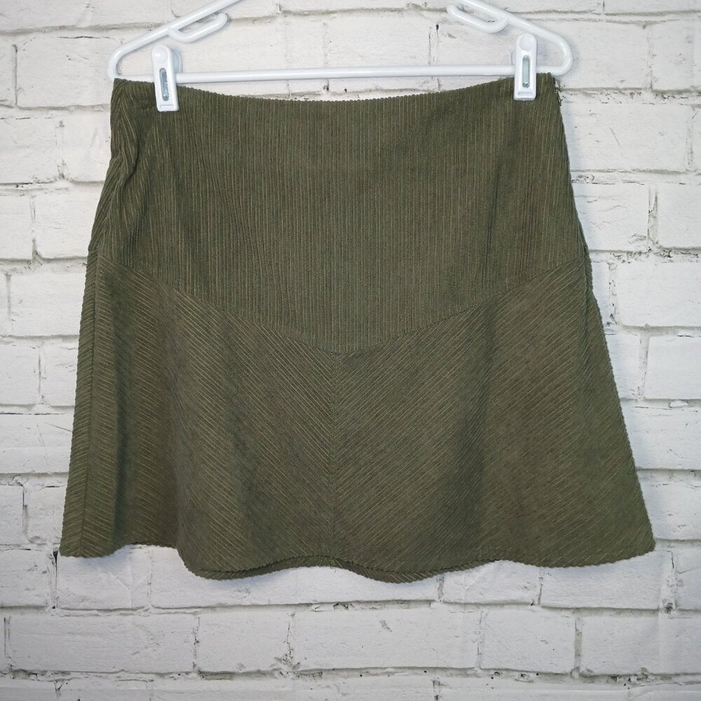 NEW IN OLIVE GREEN CORDUROY SKIRT, MID THIGH , SIDE ZIP SIZE LARGE